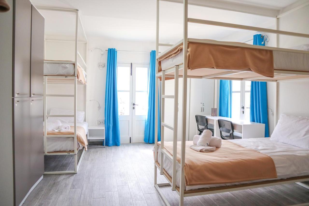 Bed 8-Bed Dormitory Room