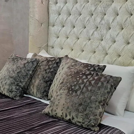 Sliema Central Iprime Suites-3