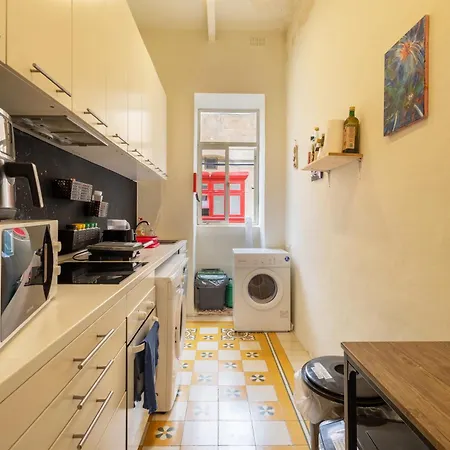 Quiet Ensuite Budget Twin Room-3